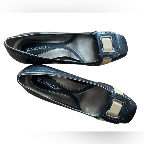 Naturalizer black and beige pumps. Womens 7W. - Picture 1 of 8